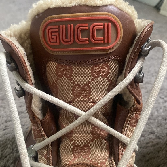 GUCCI FLASH TREK SHEARING BOOTS 🥾 91/2